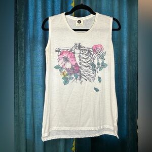 Graphic muscle tank